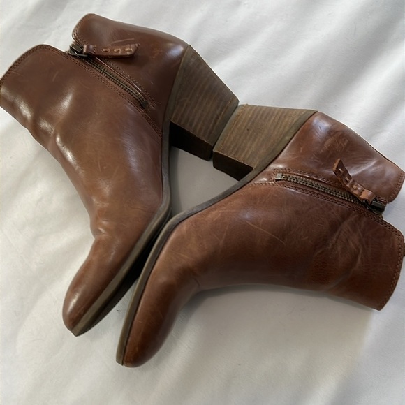Frye Judith Double Zip Brown Leather Ankle Boots - Picture 7 of 13